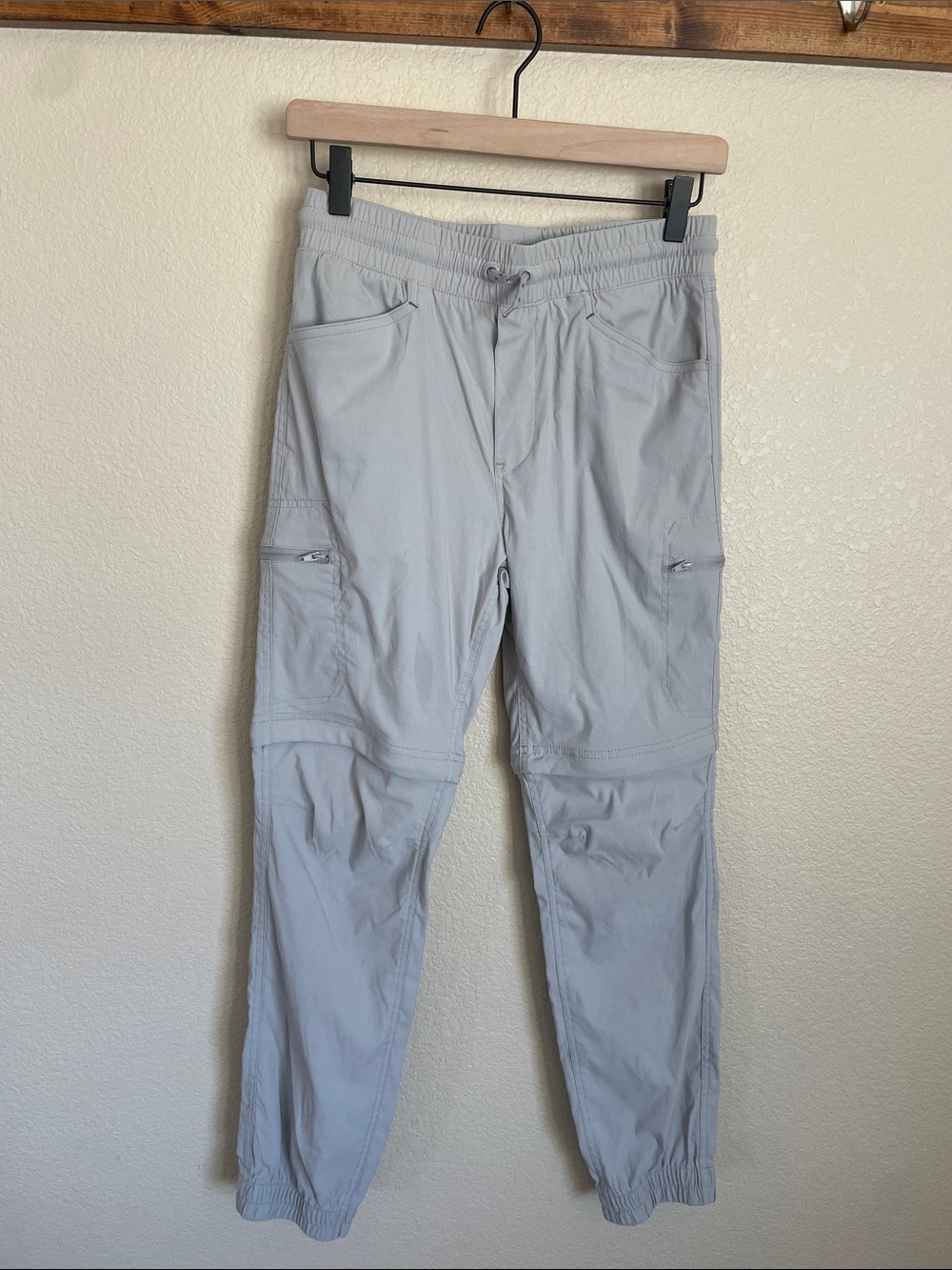 Eddie Bauer Kids Light Gray Cargo Convertible Jogger Pants L 14/16 Hiking Shorts